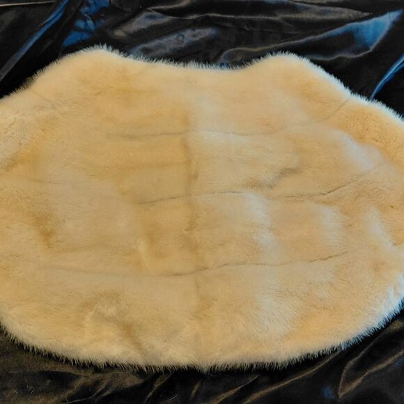 REPOST/REVISED - Vintage Ben Kahn Cosmic Ivory Mink Capelet - Picture 4 of 6